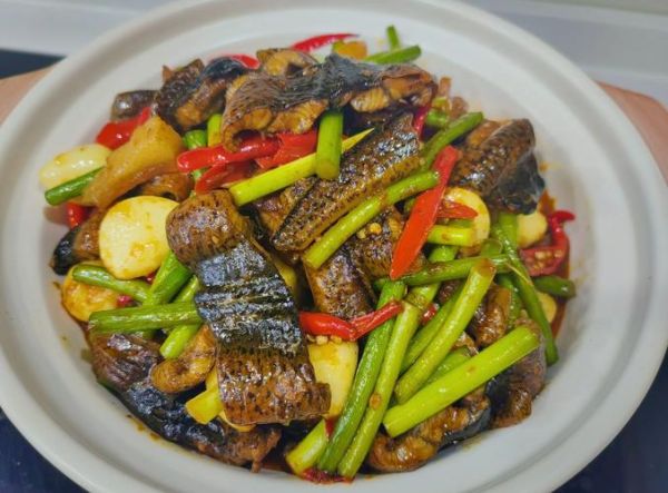 红烧黄鳝怎么做_家常红烧黄鳝的做法窍门