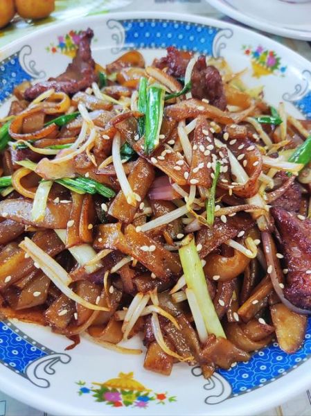 干炒牛河怎么做_正宗干炒牛河配方