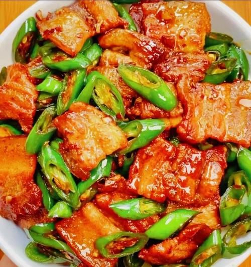 农家小炒肉怎么做_家常小炒肉简单做法