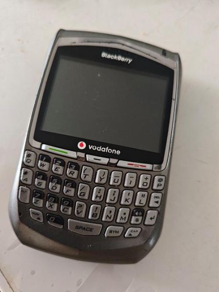 黑莓手机还能用吗_黑莓手机现在值不值得买