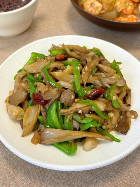 蘑菇怎么炒好吃_蘑菇的家常做法步骤