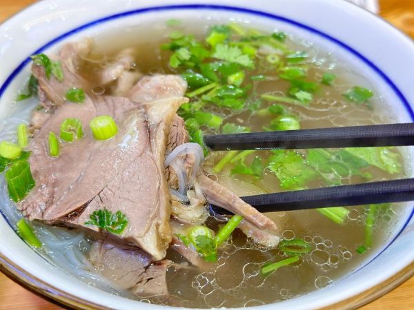 羊肉汤的家常做法_羊肉汤怎么炖不膻