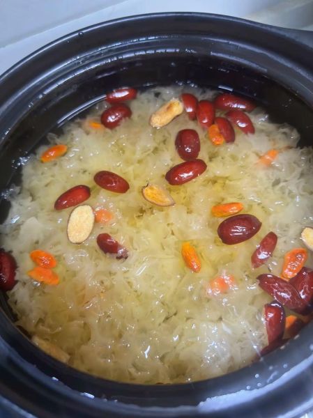 银耳粥怎么做_银耳粥要煮多久才出胶