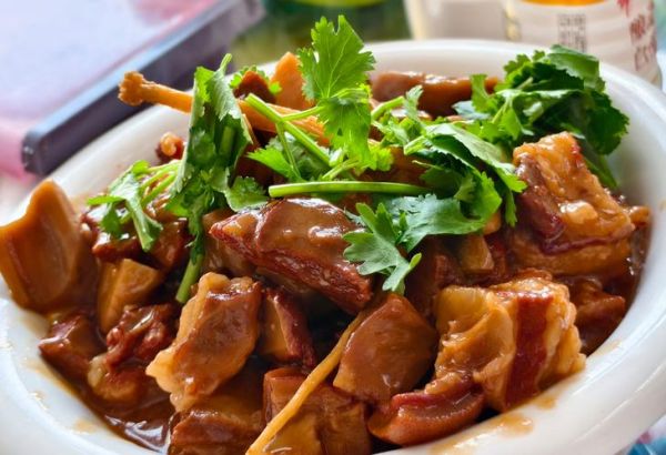 黄焖羊肉怎么做_黄焖羊肉最正宗的做法