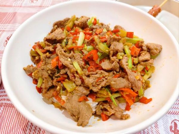 小炒黄牛肉怎么做才嫩_正宗小炒黄牛肉用什么部位