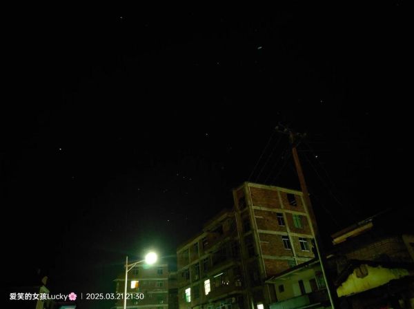 夜空为什么是黑色的_夜空星星为什么闪烁