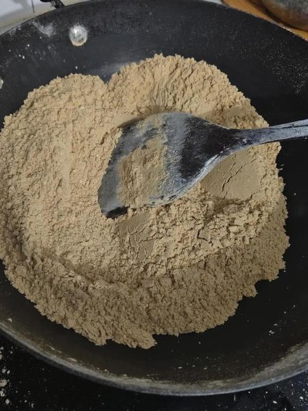 辣椒炒面粉怎么做_家常辣椒炒面粉的做法