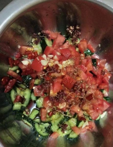 西红柿炒黄瓜怎么做_西红柿炒黄瓜的家常做法