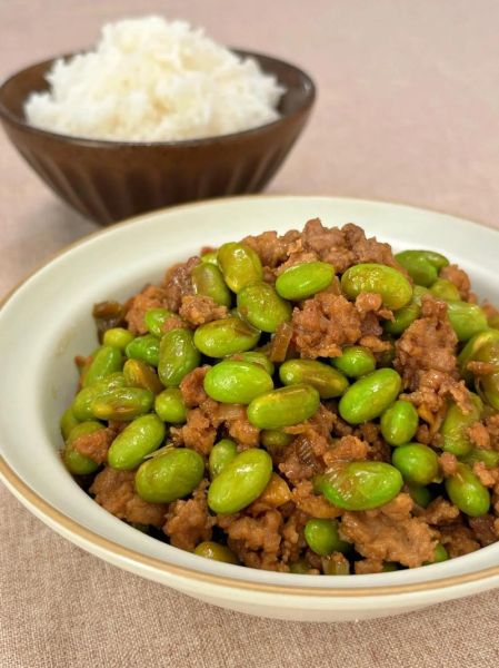 毛豆炒肉丝怎么炒才入味_毛豆炒肉丝家常做法