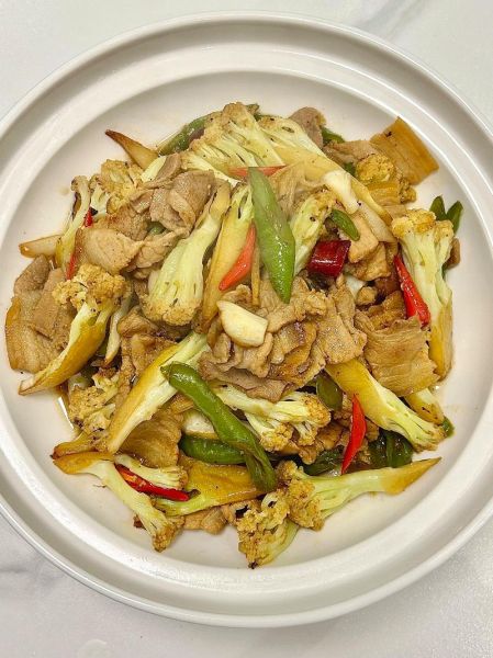 干锅花菜怎么做好吃_干锅花菜的家常做法