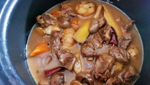 焖羊肉的家常做法_焖羊肉怎么做好吃又嫩