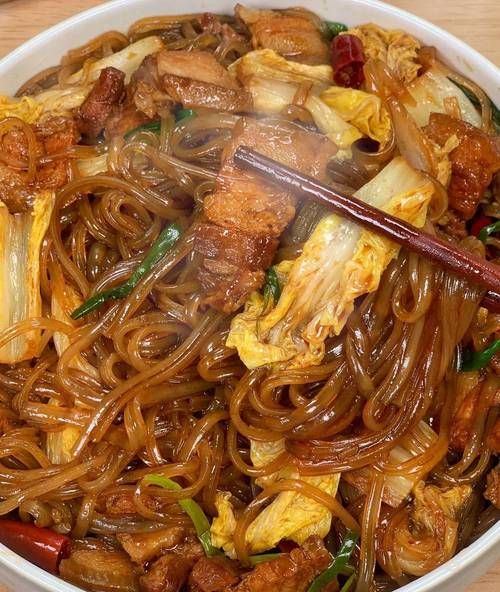 猪肉粉条炖白菜怎么做_东北家常做法详解