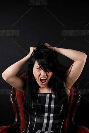 尖叫声怎么形容_尖叫是什么声音