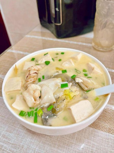 鱼头豆腐汤怎么做_鱼头豆腐汤的家常做法