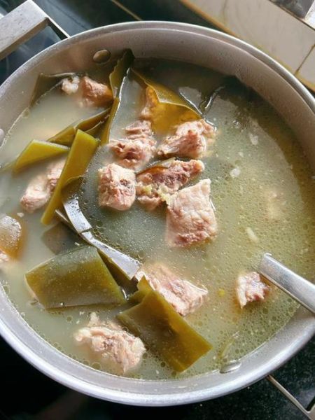 海带绿豆排骨汤怎么做_绿豆海带汤要炖多久