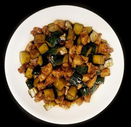 炒鸡丁怎么做好吃_家常炒鸡丁做法步骤