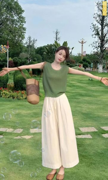 草绿色配什么颜色好看_草绿色怎么搭配才高级