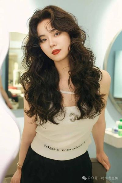 年轻秀美怎么穿_年轻秀美适合什么发型