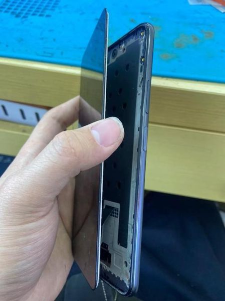 手机屏幕掉了用什么粘_手机开胶修复胶水推荐