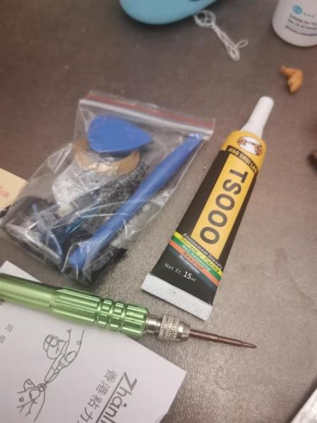 手机屏幕掉了用什么粘_手机开胶修复胶水推荐