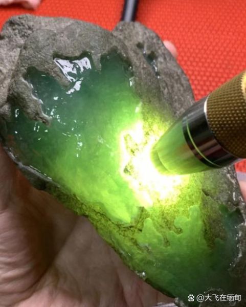 墨绿和绿墨的区别_墨绿色怎么调出来