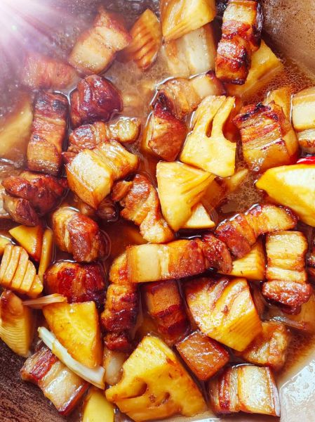 土豆烧肉怎么做_土豆烧肉的家常做法