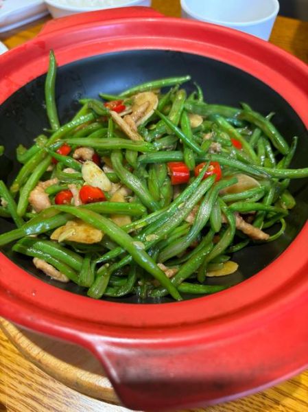 豆角炒肉怎么做才好吃_豆角炒肉用焯水吗