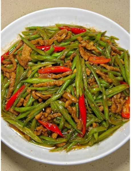 豆角炒肉怎么做才好吃_豆角炒肉用焯水吗