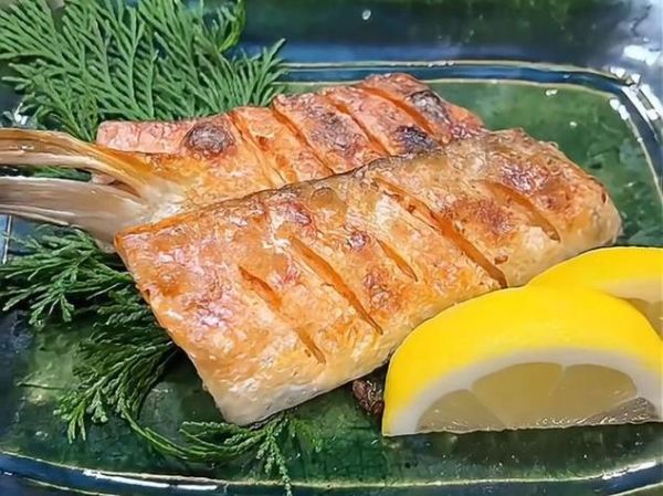 烤三文鱼的做法_烤三文鱼温度和时间怎么掌握