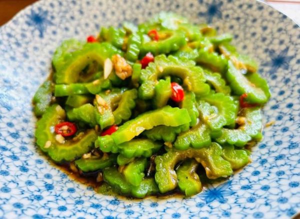 苦瓜怎么炒好吃又简单_苦瓜凉拌要不要焯水