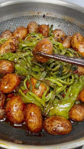 小土豆咸菜怎么做_家常小土豆咸菜做法