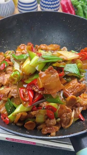大葱炒肉片怎么做_大葱炒肉片先炒肉还是先炒葱