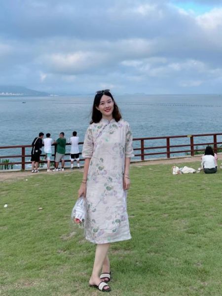 海边旅游必备物品清单_海边拍照穿什么颜色衣服好看