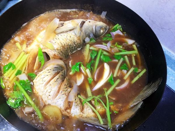 家常鱼汤怎么做_鱼汤去腥技巧