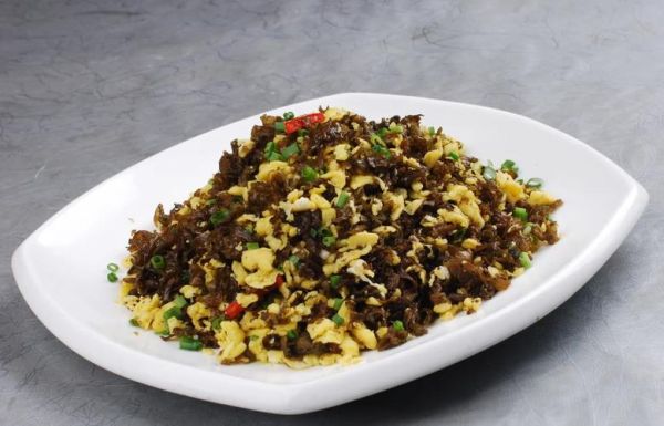 地皮菜炒鸡蛋怎么做_地皮菜需要焯水吗