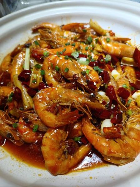 炒大虾的家常做法_怎么炒大虾才鲜嫩