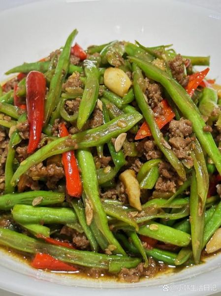 豆角炒牛肉怎么炒才嫩_豆角炒牛肉用焯水吗