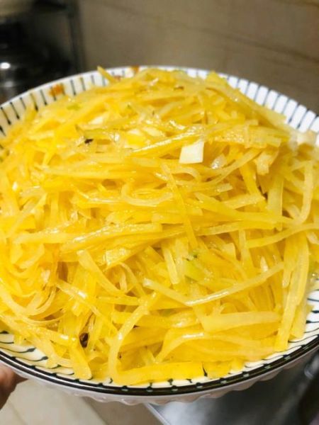醋溜土豆丝怎么做_醋溜土豆丝家常做法