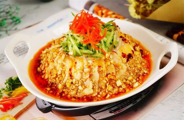 蒜泥白肉怎么做_蒜泥白肉的家常做法