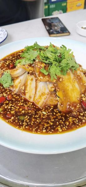 蒜泥白肉怎么做_蒜泥白肉的家常做法