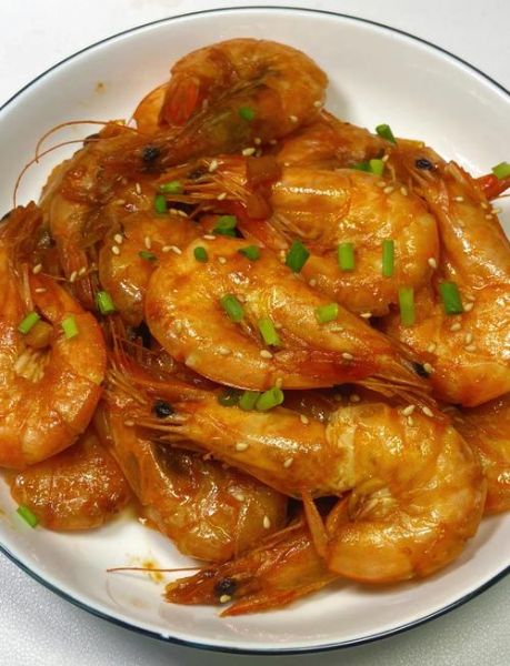 家常油焖大虾怎么做_油焖大虾需要焯水吗