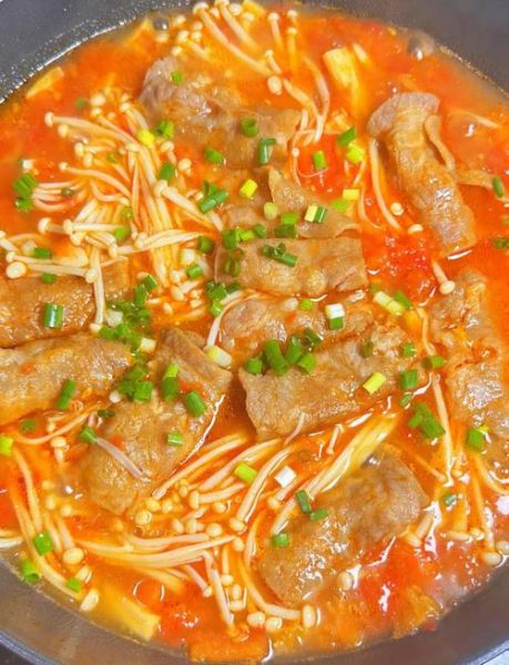 番茄金针菇肥牛怎么做_番茄金针菇肥牛需要焯水吗