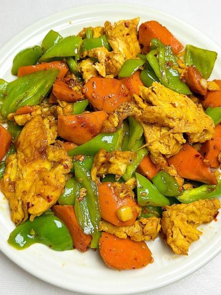 大辣椒炒鸡蛋怎么做才好吃_大辣椒炒鸡蛋的家常做法