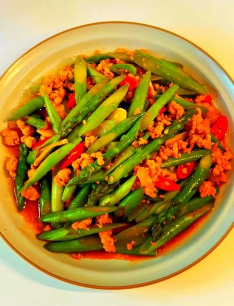 清炒芦笋怎么做_清炒芦笋需要焯水吗