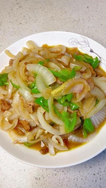 炒洋葱怎么炒好吃_洋葱炒多久才熟