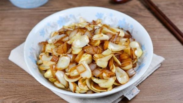 炒洋葱怎么炒好吃_洋葱炒多久才熟