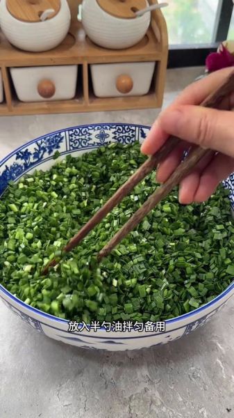 正宗韭菜猪肉馅怎么调_韭菜猪肉馅要不要焯水