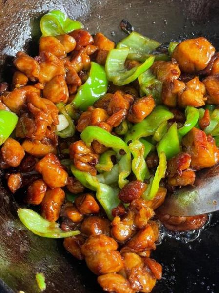 生炒鸡块怎么做好吃_生炒鸡块的家常做法