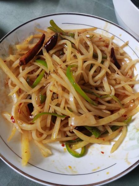 爆炒土豆丝怎么炒才脆_土豆丝家常做法步骤