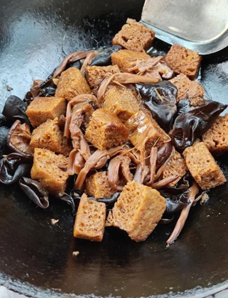 烤麸怎么做好吃_烤麸的家常做法步骤